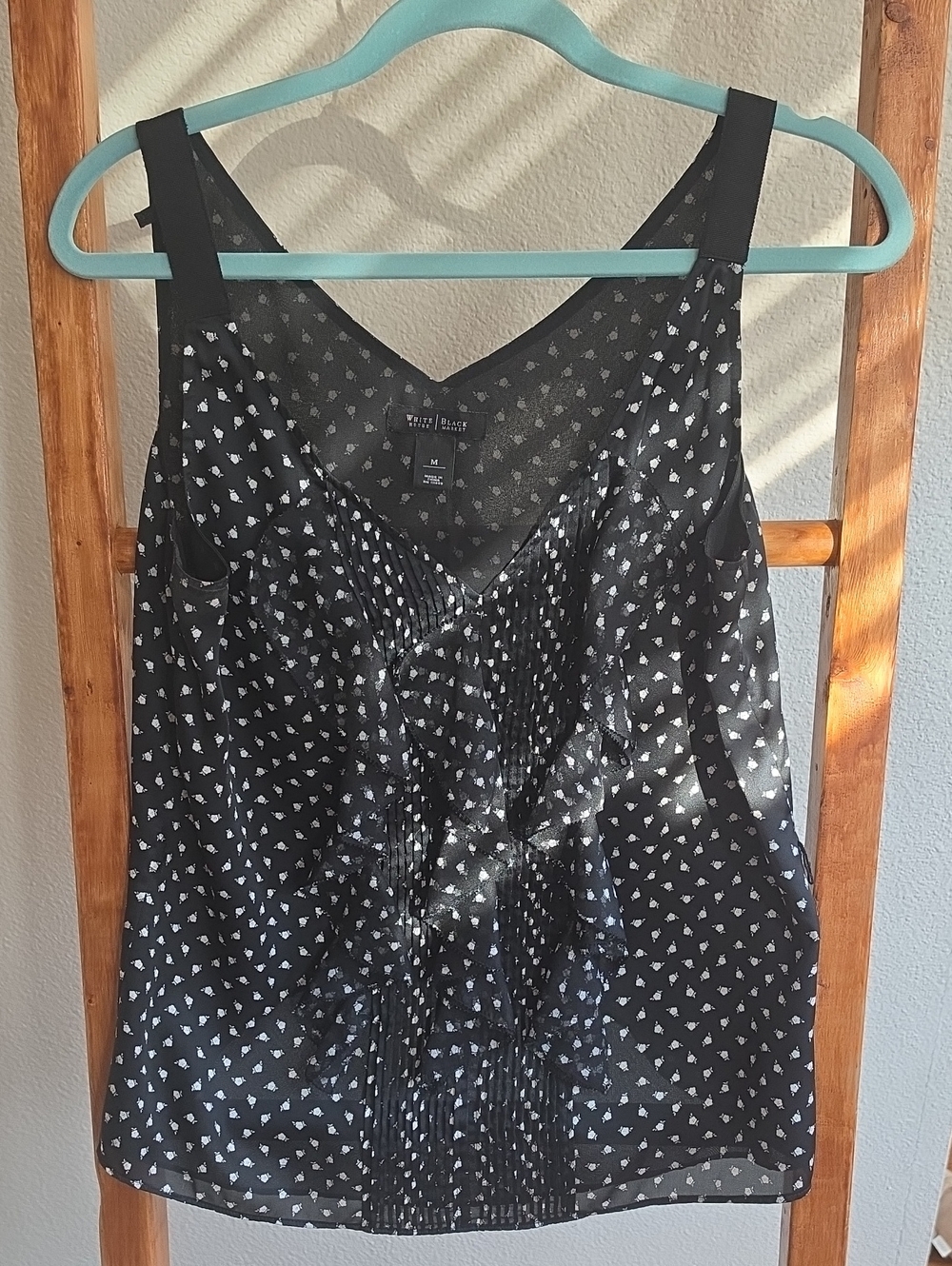 White House Black Market Black Sleeveless V-Neck Printed Camisole